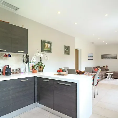 Villa Charming With Jacuzzi At 200m From Beaches Antibes