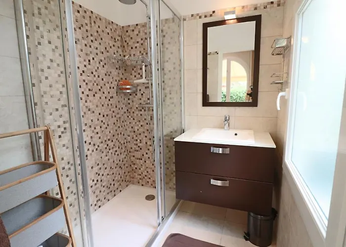 Charming With Jacuzzi At 200m From Beaches *